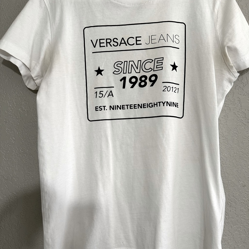 Men size small Versace Jeans T shirt